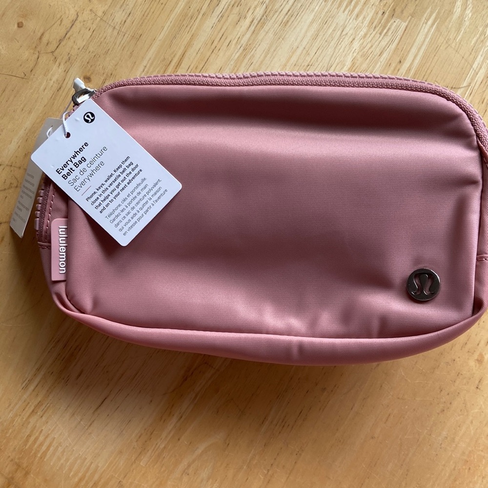 Lululemon everywhere belt bag